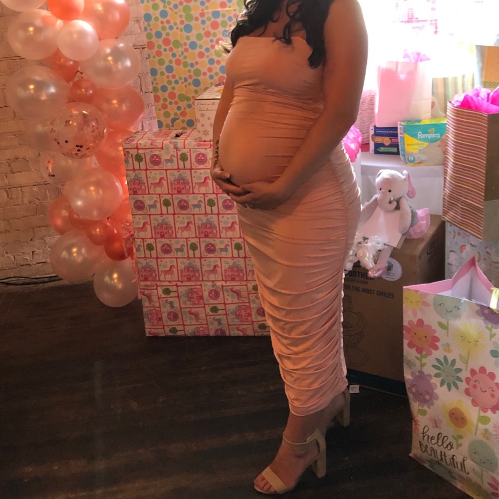 Dress. Not a maternity dress but i used it as one